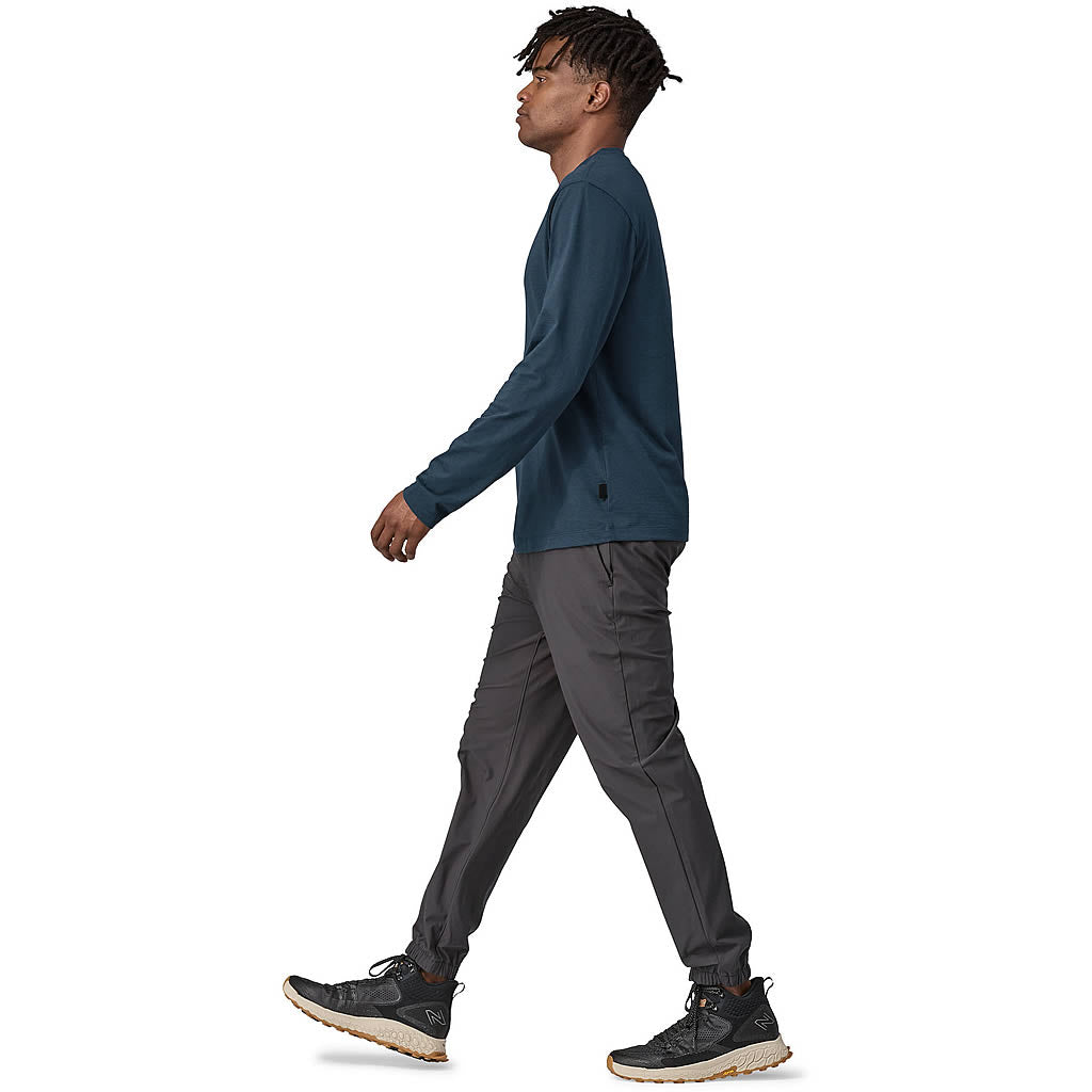 Men's Long-Sleeved Essential Tee