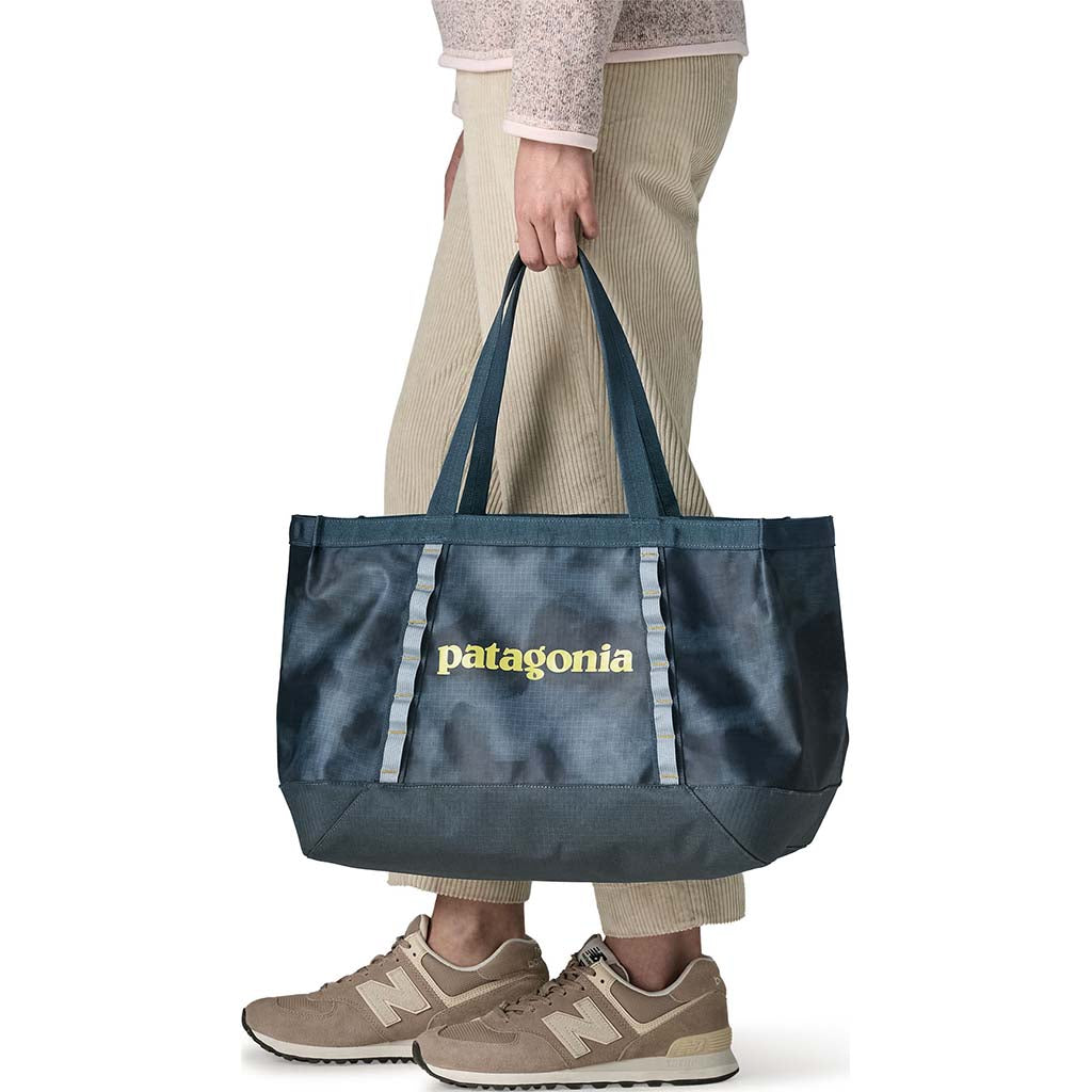 Black Hole Tote 25L