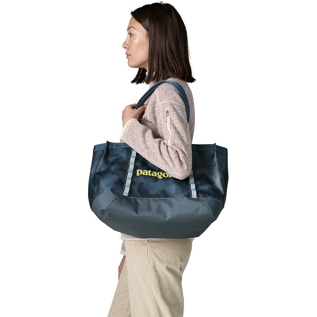 Black Hole Tote 25L